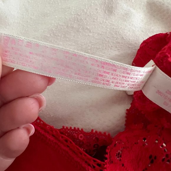 Victoria's Secret PINK BLING Sequin red Thong size small *please read* - Picture 8 of 8